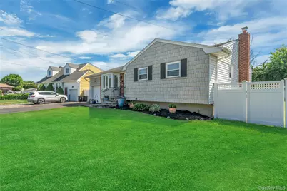 205 Villa Avenue, Deer Park, NY 11729 - Photo 2