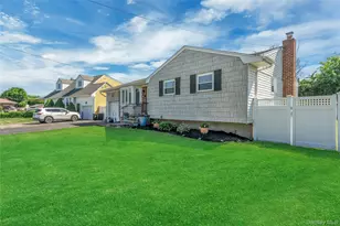 205 Villa Ave, Deer Park, NY 11729 - Photo 2