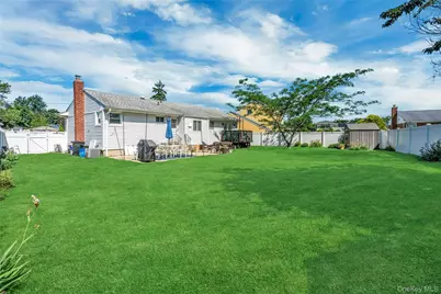 205 Villa Avenue, Deer Park, NY 11729 - Photo 14