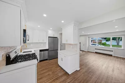 986 Cayuga Road, West Hempstead, NY 11552 - Photo 12