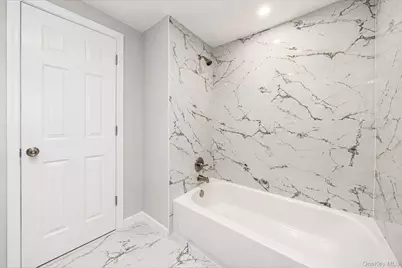 986 Cayuga Road, West Hempstead, NY 11552 - Photo 20