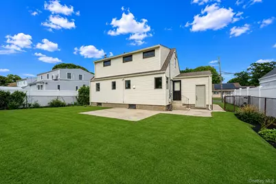 986 Cayuga Road, West Hempstead, NY 11552 - Photo 4