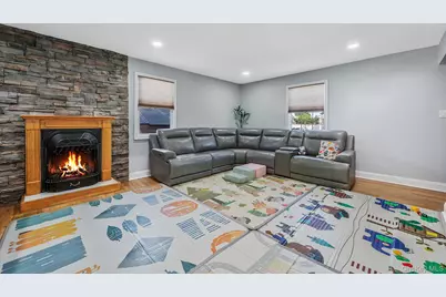 2454 Jefferson Street, East Meadow, NY 11554 - Photo 10