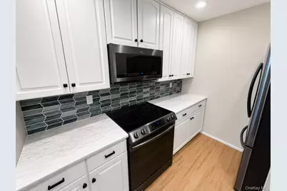 201 Birchwood Road #201, Coram, NY 11727 - Photo 6