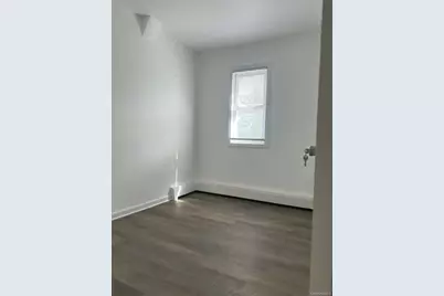 24125 144th Avenue #2nd Floor, Rosedale, NY 11422 - Photo 4