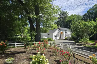 249 Cold Spring Rd, Syosset, NY 11791 - Photo 2