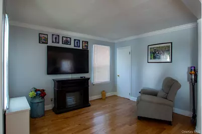 51 Hoffman Street, Franklin Square, NY 11010 - Photo 6