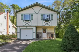 244 Lakeside Trail, Ridge, NY 11961 - Photo 2