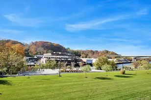 402 Grist Mill Cir, Roslyn, NY 11576 - Photo 28