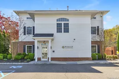 402 Grist Mill Circle, Roslyn, NY 11576 - Photo 22