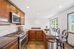 129 Sherman St, Brentwood, NY 11717 - Photo 8
