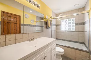 129 Sherman St, Brentwood, NY 11717 - Photo 10