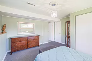 129 Sherman St, Brentwood, NY 11717 - Photo 18