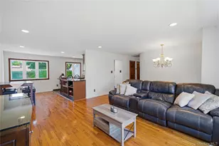 129 Sherman St, Brentwood, NY 11717 - Photo 4