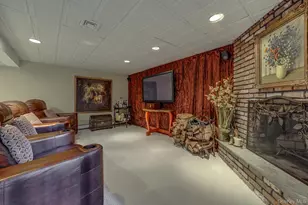 121 Laurel Ln, Syosset, NY 11791 - Photo 28