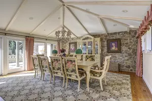 121 Laurel Ln, Syosset, NY 11791 - Photo 6