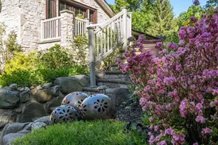 121 Laurel Ln, Syosset, NY 11791 - Photo 2