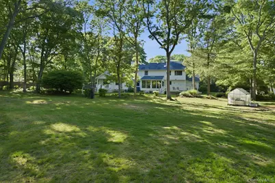 8 Lorraine Court, Medford, NY 11763 - Photo 10