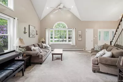 8 Lorraine Court, Medford, NY 11763 - Photo 14