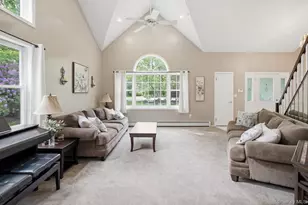 8 Lorraine Ct, Medford, NY 11763 - Photo 14