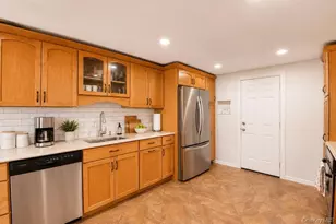 3 Sugar Pine Cir, Medford, NY 11763 - Photo 18