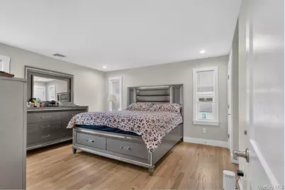 9 Okane Street, Central Islip, NY 11722 - Photo 18