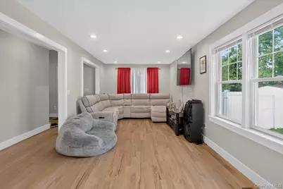 9 Okane Street, Central Islip, NY 11722 - Photo 12