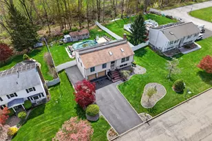 3 Arlington Dr, Harriman, NY 10926 - Photo 2