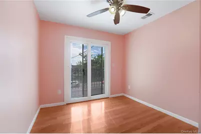 129 Bionia Avenue, New York, NY 10305 - Photo 8