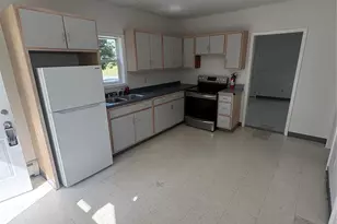 11 Fallkill Ave, Poughkeepsie, NY 12601 - Photo 2