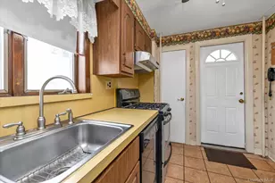 18 W Melrose St, Valley Stream, NY 11580 - Photo 10