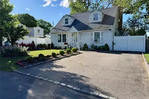 19 3rd St, Lindenhurst, NY 11757 - Photo 4