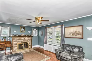 38 MacGregor Ave, Roslyn Heights, NY 11577 - Photo 6