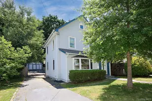 81 Summers St, Oyster Bay, NY 11771 - Photo 2
