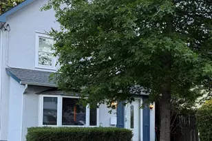 81 Summers St, Oyster Bay, NY 11771 - Photo 2