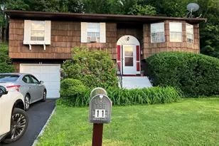 11 Harmony Ln, Glen Cove, NY 11542 - Photo 4