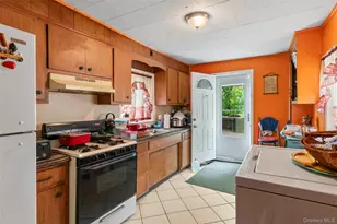 218 Targee St, New York, NY 10304 - Photo 14