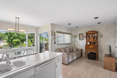 20 Melbourne Lane, Old Bethpage, NY 11804 - Photo 12