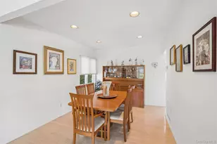20 Melbourne Ln, Old Bethpage, NY 11804 - Photo 8