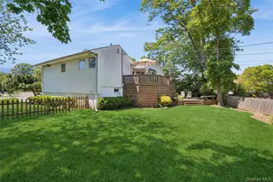 20 Melbourne Ln, Old Bethpage, NY 11804 - Photo 24