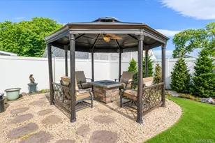 403 Brookside Ct, Copiague, NY 11726 - Photo 22
