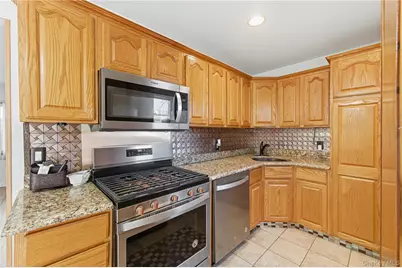 403 Brookside Court, Copiague, NY 11726 - Photo 6