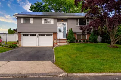 395 Saldane Avenue, North Babylon, NY 11703 - Photo 2