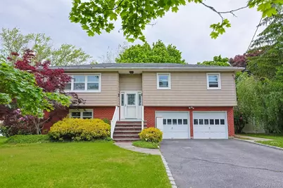 9 Grossman Street, Melville, NY 11747 - Photo 2