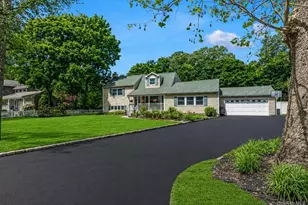14 Brittany Ct, Northport, NY 11768 - Photo 2