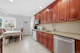 161 Sunset Rd, Massapequa, NY 11758 - Photo 14