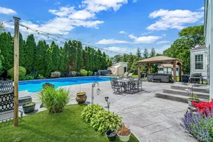 4 Sharon Dr, Coram, NY 11727 - Photo 28