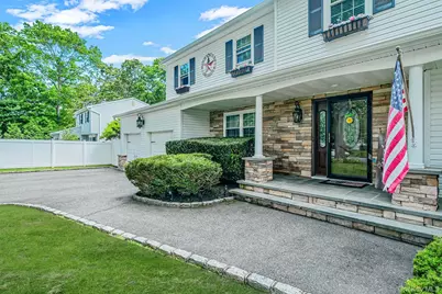 4 Sharon Drive, Coram, NY 11727 - Photo 2