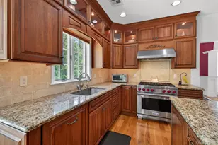 8 Twin Spring Ln, Florida, NY 10921 - Photo 14