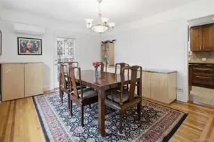26121 Pembroke Ave, Great Neck, NY 11020 - Photo 14
